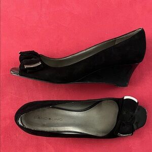 Bandolino Elegant Black Suede Wedges